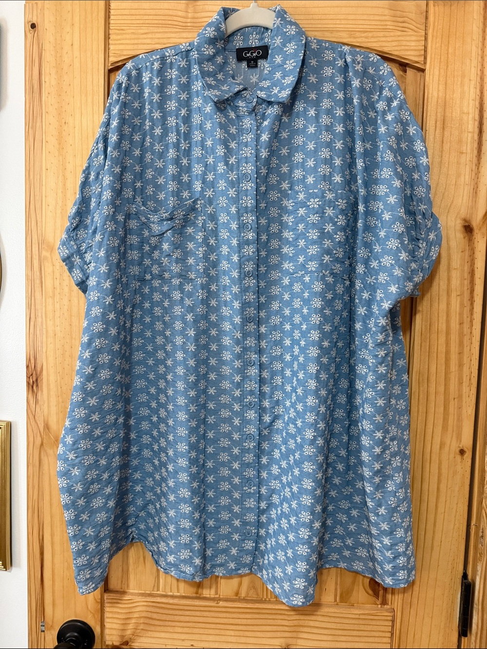 GiGo oversized dress wore once!Fits sizes M-XL depending on how tight you like!